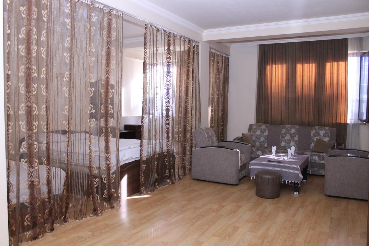 Hotel Hayat Батуми Экстерьер фото