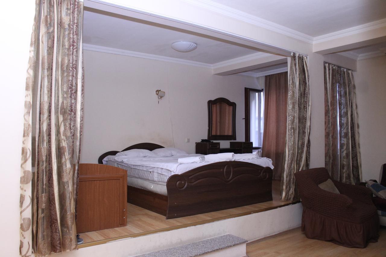 Hotel Hayat Батуми Экстерьер фото