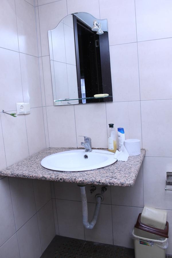 Hotel Hayat Батуми Экстерьер фото